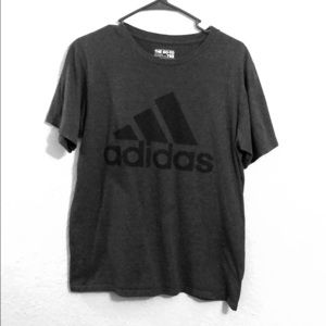 Grey and black adidas Men’s t-shirt!